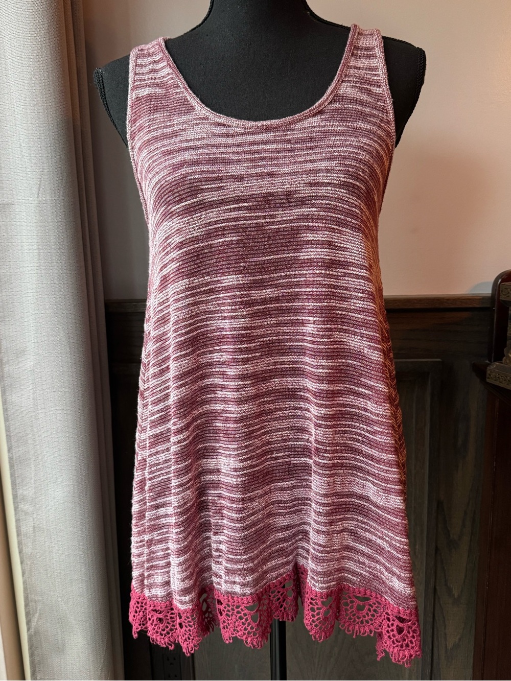 Wallflower Burgundy Marled Tank with Crochet Hem medium